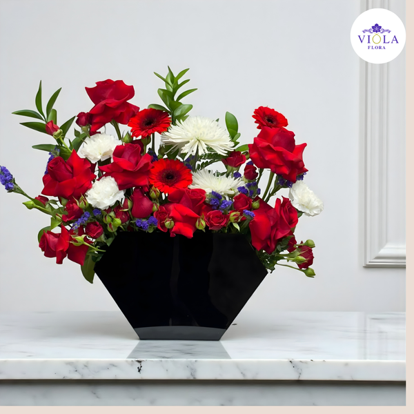 Crimson Elegance Arrangement تنسيق ”الأناقة القرمزية“