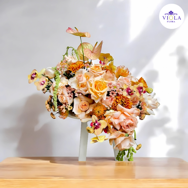 Golden Elegance Arrangement تنسيق ”الأناقة الذهبية“
