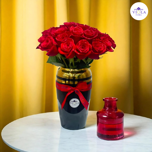 Scarlet Elegance Vase  مزهرية سكارليت إليجانس